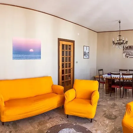 House Bed and breakfast 3*